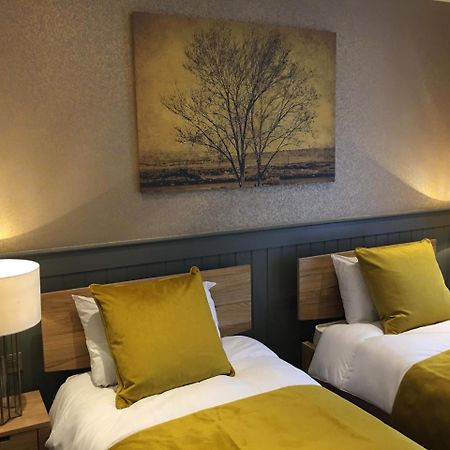 The Tower Arms Hotel Айвер Экстерьер фото
