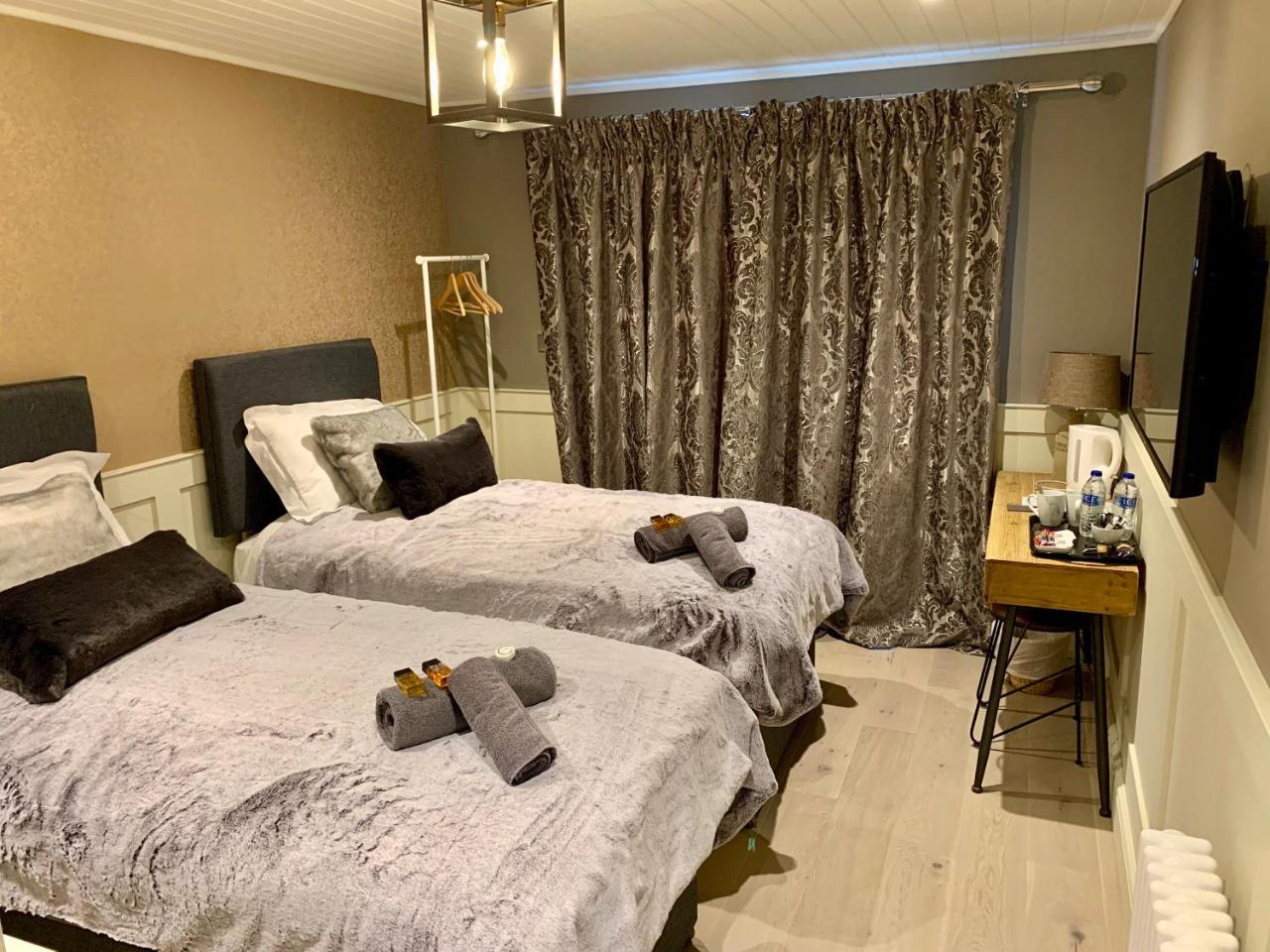 The Tower Arms Hotel Айвер Экстерьер фото
