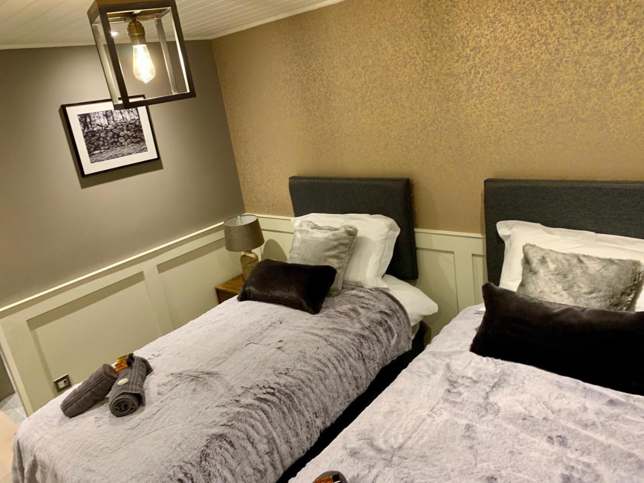 The Tower Arms Hotel Айвер Экстерьер фото
